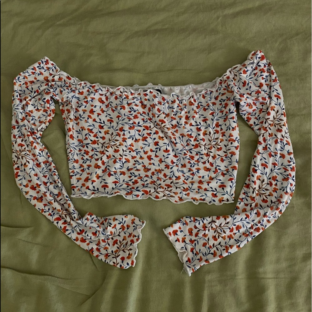Off the shoulder long sleeve crop top!